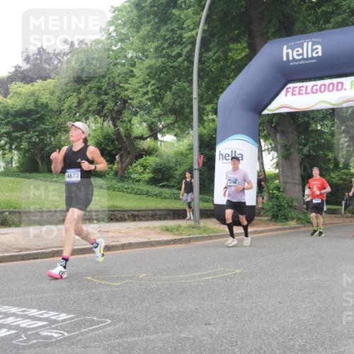 29.06.2025 - hella hamburg halbmarathon KatJ http://msf.ph/oto/8513498 29.06.2025 10:45:28 Zwischen KM18-KM19 1946, 1951, 2159, 4796, 7189 meine-sportfotos.de