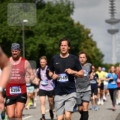 29.06.2025 - hella hamburg halbmarathon Dr. Thomas Lammeyer http://msf.ph/oto/8513509 29.06.2025 10:01:54 Kennedybrücke 1179, 1258, 1335, 1563, 1870, 2070, 2397, 2448, 2488, 2612, 2636, 3251, 4379, 4814, 4986, 5093, 5672, 6164, 6356, 6628, 6776, 6897, 7065, 7409, 7478, 7509, 7594, 7646, 7724, 7896, 7973, 7976, 8176, 8449, 8508, 8590, 8689, 9057, 9065, 9145, 9656, 9835, 11208, 11217, 11310 meine-sportfotos.de