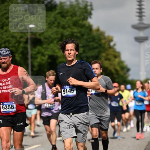 29.06.2025 - hella hamburg halbmarathon Dr. Thomas Lammeyer http://msf.ph/oto/8513522 29.06.2025 10:01:54 Kennedybrücke 1179, 1258, 1335, 1563, 1870, 2070, 2397, 2448, 2488, 2612, 2636, 3251, 4379, 4814, 4986, 5093, 5672, 6164, 6356, 6628, 6776, 6897, 7065, 7409, 7478, 7509, 7594, 7646, 7724, 7896, 7973, 7976, 8176, 8449, 8508, 8590, 8689, 9057, 9065, 9145, 9656, 9835, 11208, 11217, 11310 meine-sportfotos.de