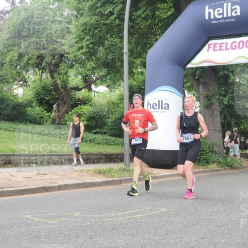 29.06.2025 - hella hamburg halbmarathon KatJ http://msf.ph/oto/8513530 29.06.2025 10:45:30 Zwischen KM18-KM19 1946, 1951, 2159, 4796, 7138 meine-sportfotos.de