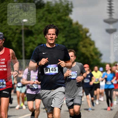29.06.2025 - hella hamburg halbmarathon Dr. Thomas Lammeyer http://msf.ph/oto/8513535 29.06.2025 10:01:55 Kennedybrücke 1179, 1258, 1335, 1563, 1870, 2070, 2397, 2448, 2488, 2612, 2636, 3251, 4814, 4986, 5093, 5672, 6164, 6356, 6628, 6897, 7065, 7409, 7478, 7509, 7594, 7646, 7724, 7896, 7973, 7976, 8176, 8449, 8508, 8590, 8689, 9057, 9065, 9145, 9656, 9835, 11208, 11217, 11310, 11416 meine-sportfotos.de