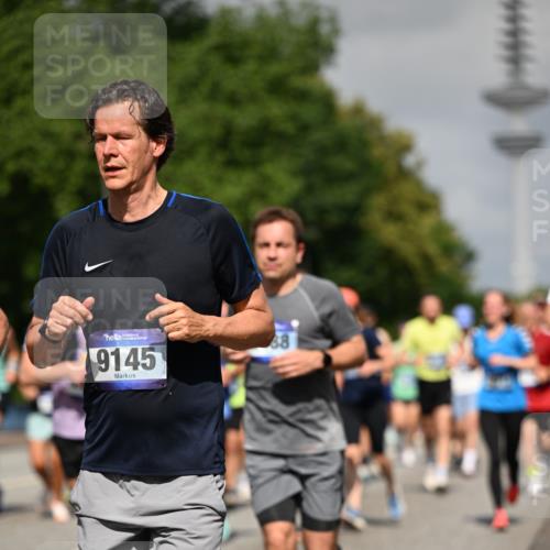 29.06.2025 - hella hamburg halbmarathon Dr. Thomas Lammeyer http://msf.ph/oto/8513553 29.06.2025 10:01:55 Kennedybrücke 1179, 1258, 1335, 1563, 1870, 2070, 2397, 2448, 2488, 2612, 2636, 3251, 4814, 4986, 5093, 5672, 6164, 6356, 6628, 6897, 7065, 7409, 7478, 7509, 7594, 7646, 7724, 7896, 7973, 7976, 8176, 8449, 8508, 8590, 8689, 9057, 9065, 9145, 9656, 9835, 11208, 11217, 11310, 11416 meine-sportfotos.de