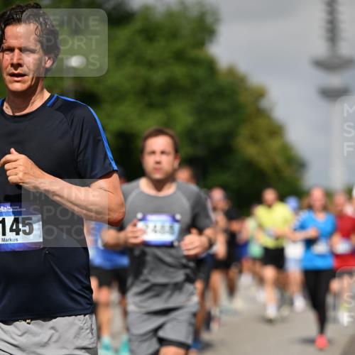 29.06.2025 - hella hamburg halbmarathon Dr. Thomas Lammeyer http://msf.ph/oto/8513574 29.06.2025 10:01:56 Kennedybrücke 1179, 1258, 1335, 1563, 1870, 2070, 2397, 2448, 2488, 2612, 2636, 2711, 3251, 4814, 4986, 5093, 5672, 5894, 6164, 6356, 6628, 6897, 7065, 7409, 7478, 7509, 7594, 7646, 7724, 7896, 7976, 8176, 8449, 8508, 8590, 8689, 9057, 9065, 9145, 9656, 9835, 11208, 11217, 11310, 11416 meine-sportfotos.de