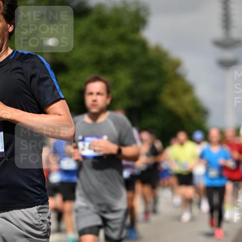 29.06.2025 - hella hamburg halbmarathon Dr. Thomas Lammeyer http://msf.ph/oto/8513581 29.06.2025 10:01:56 Kennedybrücke 1179, 1258, 1335, 1563, 1870, 2070, 2397, 2448, 2488, 2612, 2636, 2711, 3251, 4814, 4986, 5093, 5672, 5894, 6164, 6356, 6628, 6897, 7065, 7409, 7478, 7509, 7594, 7646, 7724, 7896, 7976, 8176, 8449, 8508, 8590, 8689, 9057, 9065, 9145, 9656, 9835, 11208, 11217, 11310, 11416 meine-sportfotos.de