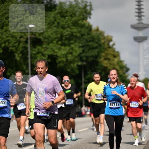 29.06.2025 - hella hamburg halbmarathon Dr. Thomas Lammeyer http://msf.ph/oto/8513617 29.06.2025 10:01:57 Kennedybrücke 1179, 1258, 1335, 1563, 1870, 2070, 2397, 2417, 2448, 2488, 2612, 2636, 2711, 3251, 4814, 4903, 4986, 5093, 5672, 5775, 5894, 6164, 6356, 6580, 6628, 6897, 7065, 7409, 7478, 7509, 7594, 7646, 7724, 7896, 7976, 8176, 8449, 8508, 8590, 8689, 9057, 9065, 9145, 9656, 9835, 11208, 11217, 11310, 11416 meine-sportfotos.de