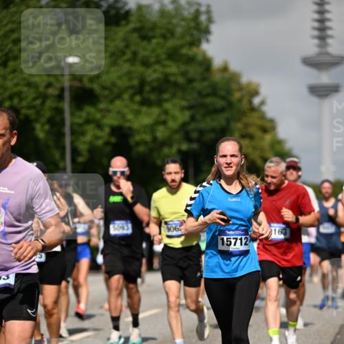29.06.2025 - hella hamburg halbmarathon Dr. Thomas Lammeyer http://msf.ph/oto/8513658 29.06.2025 10:01:58 Kennedybrücke 1179, 1258, 1335, 1563, 1870, 2070, 2397, 2417, 2448, 2488, 2612, 2636, 2711, 3114, 3251, 4814, 4903, 4986, 5093, 5672, 5775, 5894, 6164, 6356, 6580, 6628, 6897, 7065, 7409, 7509, 7594, 7646, 7724, 7896, 7976, 8176, 8449, 8508, 8590, 8689, 9012, 9057, 9065, 9145, 9562, 9656, 9835, 11208, 11217, 11310, 11416 meine-sportfotos.de