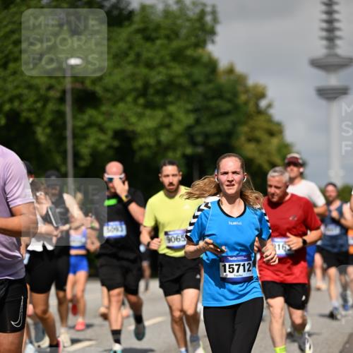 29.06.2025 - hella hamburg halbmarathon Dr. Thomas Lammeyer http://msf.ph/oto/8513664 29.06.2025 10:01:59 Kennedybrücke 1179, 1258, 1335, 1563, 1815, 1870, 2070, 2397, 2417, 2448, 2488, 2612, 2636, 2711, 3114, 3251, 4814, 4903, 4986, 5093, 5672, 5775, 5894, 6164, 6356, 6580, 6897, 7065, 7409, 7509, 7594, 7646, 7724, 7896, 7976, 8176, 8449, 8508, 8590, 8689, 9012, 9057, 9065, 9145, 9562, 9656, 9835, 11208, 11217, 11310, 11416 meine-sportfotos.de