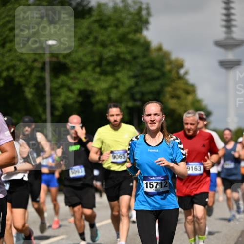 29.06.2025 - hella hamburg halbmarathon Dr. Thomas Lammeyer http://msf.ph/oto/8513668 29.06.2025 10:01:59 Kennedybrücke 1179, 1258, 1335, 1563, 1815, 1870, 2070, 2397, 2417, 2448, 2488, 2612, 2636, 2711, 3114, 3251, 4814, 4903, 4986, 5093, 5672, 5775, 5894, 6164, 6356, 6580, 6897, 7065, 7409, 7509, 7594, 7646, 7724, 7896, 7976, 8176, 8449, 8508, 8590, 8689, 9012, 9057, 9065, 9145, 9562, 9656, 9835, 11208, 11217, 11310, 11416 meine-sportfotos.de