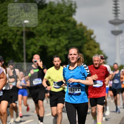 29.06.2025 - hella hamburg halbmarathon Dr. Thomas Lammeyer http://msf.ph/oto/8513677 29.06.2025 10:01:59 Kennedybrücke 1179, 1258, 1335, 1563, 1815, 1870, 2070, 2397, 2417, 2448, 2488, 2612, 2636, 2711, 3114, 3251, 4814, 4903, 4986, 5093, 5672, 5775, 5894, 6164, 6356, 6580, 6897, 7065, 7409, 7509, 7594, 7646, 7724, 7896, 7976, 8176, 8449, 8508, 8590, 8689, 9012, 9057, 9065, 9145, 9562, 9656, 9835, 11208, 11217, 11310, 11416 meine-sportfotos.de
