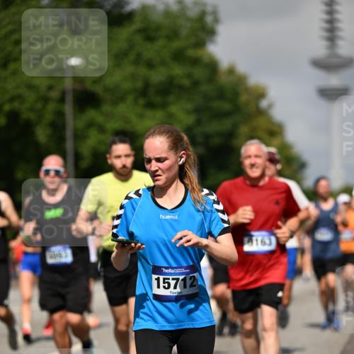 29.06.2025 - hella hamburg halbmarathon Dr. Thomas Lammeyer http://msf.ph/oto/8513691 29.06.2025 10:02:00 Kennedybrücke 1179, 1258, 1335, 1563, 1815, 1870, 2070, 2397, 2417, 2448, 2488, 2612, 2636, 2711, 3114, 3251, 4814, 4903, 4986, 5093, 5378, 5672, 5775, 5894, 6164, 6356, 6580, 6897, 7065, 7409, 7509, 7594, 7646, 7724, 7896, 7976, 8176, 8311, 8449, 8508, 8590, 8689, 9012, 9057, 9065, 9145, 9562, 9656, 9835, 11208, 11217, 11310, 11416 meine-sportfotos.de
