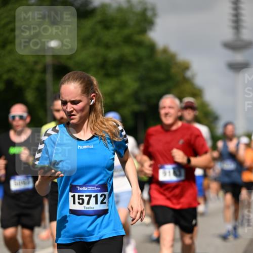 29.06.2025 - hella hamburg halbmarathon Dr. Thomas Lammeyer http://msf.ph/oto/8513705 29.06.2025 10:02:00 Kennedybrücke 1179, 1258, 1335, 1563, 1815, 1870, 2070, 2397, 2417, 2448, 2488, 2612, 2636, 2711, 3114, 3251, 4814, 4903, 4986, 5093, 5378, 5672, 5775, 5894, 6164, 6356, 6580, 6897, 7065, 7409, 7509, 7594, 7646, 7724, 7896, 7976, 8176, 8311, 8449, 8508, 8590, 8689, 9012, 9057, 9065, 9145, 9562, 9656, 9835, 11208, 11217, 11310, 11416 meine-sportfotos.de