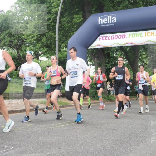 29.06.2025 - hella hamburg halbmarathon KatJ http://msf.ph/oto/8513735 29.06.2025 10:45:39 Zwischen KM18-KM19 1642, 2027, 2584, 2759, 2855, 3114, 4550, 5675, 6636, 6860, 8392 meine-sportfotos.de