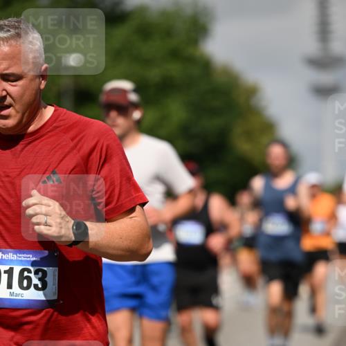 29.06.2025 - hella hamburg halbmarathon Dr. Thomas Lammeyer http://msf.ph/oto/8513773 29.06.2025 10:02:02 Kennedybrücke 1179, 1258, 1335, 1563, 1815, 2070, 2417, 2448, 2488, 2612, 2636, 2711, 3114, 3251, 4814, 4903, 4986, 5093, 5378, 5672, 5775, 5894, 6164, 6272, 6356, 6580, 6897, 7065, 7409, 7509, 7646, 7724, 7896, 7976, 8311, 8449, 8508, 8590, 8689, 9012, 9057, 9065, 9145, 9562, 9656, 9835, 11208, 11217, 11310, 11416 meine-sportfotos.de