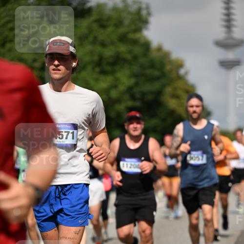 29.06.2025 - hella hamburg halbmarathon Dr. Thomas Lammeyer http://msf.ph/oto/8513779 29.06.2025 10:02:02 Kennedybrücke 1179, 1258, 1335, 1563, 1815, 2070, 2417, 2448, 2488, 2612, 2636, 2711, 3114, 3251, 4814, 4903, 4986, 5093, 5378, 5672, 5775, 5894, 6164, 6272, 6356, 6580, 6897, 7065, 7409, 7509, 7646, 7724, 7896, 7976, 8311, 8449, 8508, 8590, 8689, 9012, 9057, 9065, 9145, 9562, 9656, 9835, 11208, 11217, 11310, 11416 meine-sportfotos.de