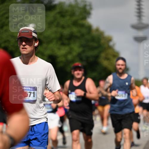 29.06.2025 - hella hamburg halbmarathon Dr. Thomas Lammeyer http://msf.ph/oto/8513784 29.06.2025 10:02:02 Kennedybrücke 1179, 1258, 1335, 1563, 1815, 2070, 2417, 2448, 2488, 2612, 2636, 2711, 3114, 3251, 4814, 4903, 4986, 5093, 5378, 5672, 5775, 5894, 6164, 6272, 6356, 6580, 6897, 7065, 7409, 7509, 7646, 7724, 7896, 7976, 8311, 8449, 8508, 8590, 8689, 9012, 9057, 9065, 9145, 9562, 9656, 9835, 11208, 11217, 11310, 11416 meine-sportfotos.de