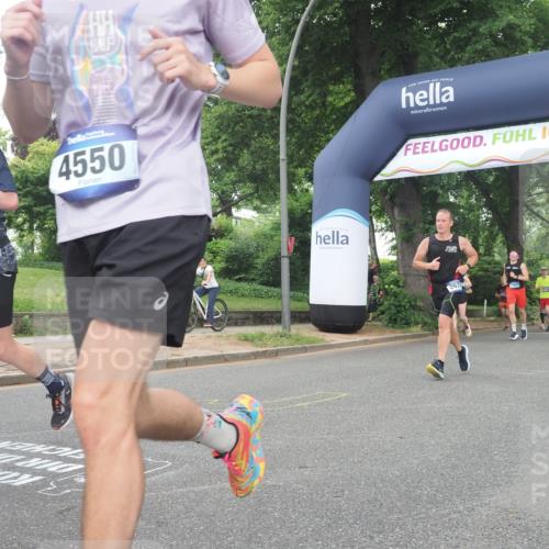 29.06.2025 - hella hamburg halbmarathon KatJ http://msf.ph/oto/8513801 29.06.2025 10:45:42 Zwischen KM18-KM19 1642, 2348, 2584, 2677, 2759, 2855, 3114, 4550, 6860, 8392 meine-sportfotos.de