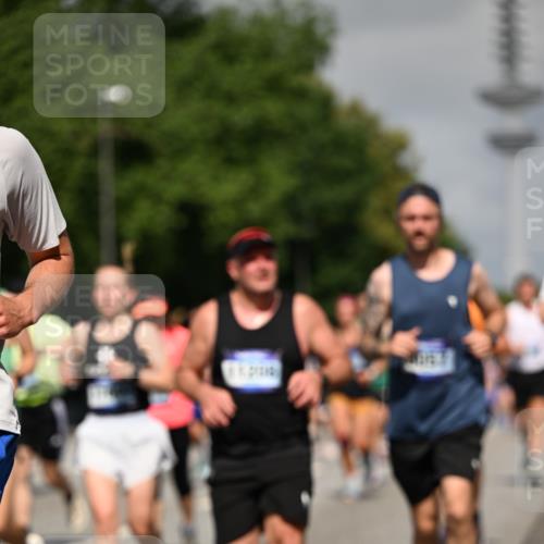 29.06.2025 - hella hamburg halbmarathon Dr. Thomas Lammeyer http://msf.ph/oto/8513810 29.06.2025 10:02:03 Kennedybrücke 1179, 1258, 1563, 1815, 2070, 2417, 2448, 2488, 2612, 2636, 2711, 3041, 3114, 3251, 4814, 4903, 4986, 5093, 5378, 5672, 5775, 5894, 6164, 6272, 6356, 6580, 6897, 7065, 7409, 7509, 7646, 7724, 7896, 7976, 8311, 8449, 8508, 8590, 9012, 9057, 9065, 9145, 9562, 9656, 9835, 11208, 11217, 11310, 11416 meine-sportfotos.de