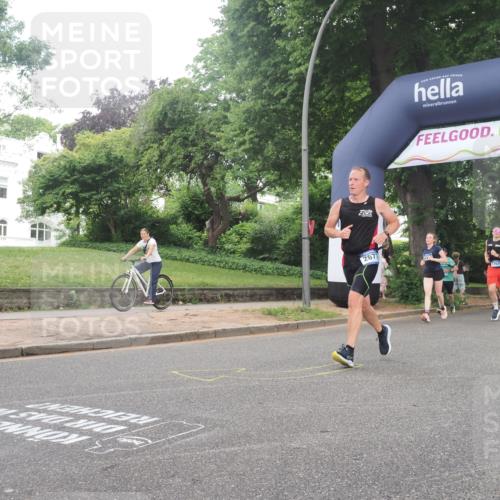 29.06.2025 - hella hamburg halbmarathon KatJ http://msf.ph/oto/8513827 29.06.2025 10:45:43 Zwischen KM18-KM19 1642, 2348, 2584, 2677, 2759, 2855, 3114, 4550, 6860, 8392 meine-sportfotos.de