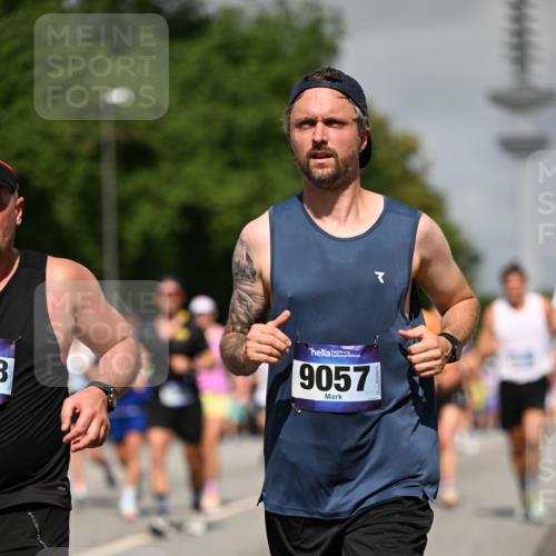 29.06.2025 - hella hamburg halbmarathon Dr. Thomas Lammeyer http://msf.ph/oto/8513843 29.06.2025 10:02:04 Kennedybrücke 1179, 1563, 1815, 2070, 2417, 2448, 2488, 2612, 2636, 2711, 3041, 3114, 3251, 4814, 4903, 5093, 5378, 5672, 5775, 5894, 6164, 6272, 6356, 6580, 6897, 7065, 7409, 7509, 7646, 7896, 7976, 8311, 8449, 8508, 8590, 9012, 9057, 9065, 9145, 9562, 9656, 9835, 11208, 11217, 11310, 11416 meine-sportfotos.de