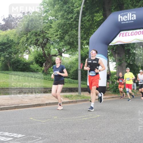 29.06.2025 - hella hamburg halbmarathon KatJ http://msf.ph/oto/8513861 29.06.2025 10:45:45 Zwischen KM18-KM19 2348, 2584, 2619, 2677, 2759, 2855, 3114, 4550, 6860, 8392 meine-sportfotos.de