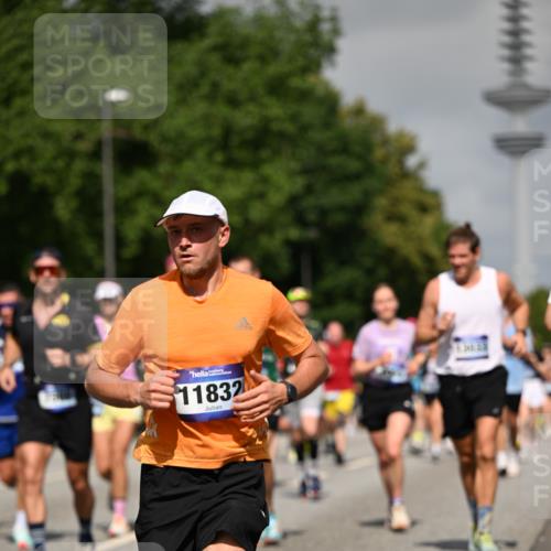 29.06.2025 - hella hamburg halbmarathon Dr. Thomas Lammeyer http://msf.ph/oto/8513879 29.06.2025 10:02:06 Kennedybrücke 1179, 1563, 1815, 2029, 2070, 2417, 2448, 2488, 2612, 2636, 2711, 3041, 3114, 3251, 4814, 4903, 5093, 5305, 5378, 5672, 5775, 5894, 6164, 6272, 6580, 6754, 6897, 7065, 7409, 7509, 7856, 7896, 7976, 8311, 8449, 8508, 8590, 8825, 9012, 9057, 9065, 9145, 9562, 9656, 9835, 11208, 11214, 11217, 11310, 11416 meine-sportfotos.de