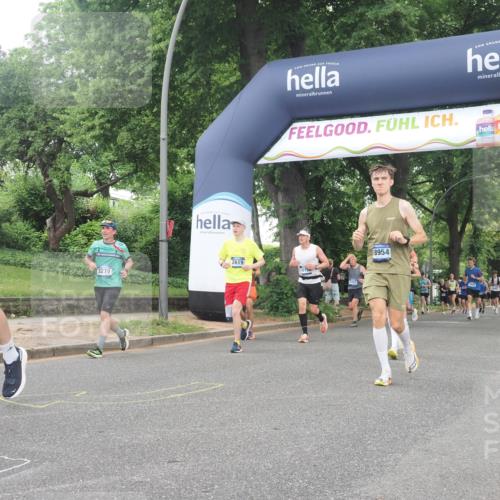 29.06.2025 - hella hamburg halbmarathon KatJ http://msf.ph/oto/8513882 29.06.2025 10:45:46 Zwischen KM18-KM19 2348, 2619, 2677, 3279, 6860, 8392 meine-sportfotos.de