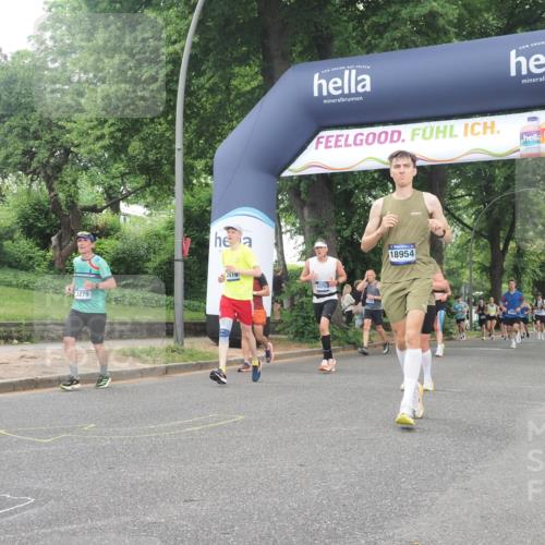 29.06.2025 - hella hamburg halbmarathon KatJ http://msf.ph/oto/8513889 29.06.2025 10:45:46 Zwischen KM18-KM19 2348, 2619, 2677, 3279, 6860, 8392 meine-sportfotos.de