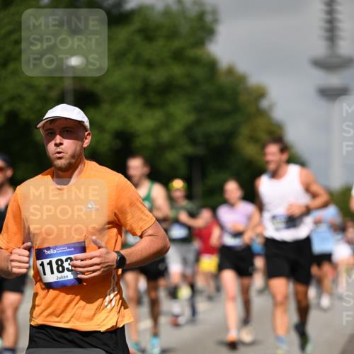 29.06.2025 - hella hamburg halbmarathon Dr. Thomas Lammeyer http://msf.ph/oto/8513893 29.06.2025 10:02:06 Kennedybrücke 1179, 1563, 1815, 2029, 2070, 2417, 2448, 2488, 2612, 2636, 2711, 3041, 3114, 3251, 4814, 4903, 5093, 5305, 5378, 5672, 5775, 5894, 6164, 6272, 6580, 6754, 6897, 7065, 7409, 7509, 7856, 7896, 7976, 8311, 8449, 8508, 8590, 8825, 9012, 9057, 9065, 9145, 9562, 9656, 9835, 11208, 11214, 11217, 11310, 11416 meine-sportfotos.de