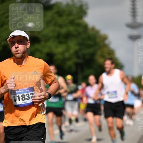 29.06.2025 - hella hamburg halbmarathon Dr. Thomas Lammeyer http://msf.ph/oto/8513897 29.06.2025 10:02:06 Kennedybrücke 1179, 1563, 1815, 2029, 2070, 2417, 2448, 2488, 2612, 2636, 2711, 3041, 3114, 3251, 4814, 4903, 5093, 5305, 5378, 5672, 5775, 5894, 6164, 6272, 6580, 6754, 6897, 7065, 7409, 7509, 7856, 7896, 7976, 8311, 8449, 8508, 8590, 8825, 9012, 9057, 9065, 9145, 9562, 9656, 9835, 11208, 11214, 11217, 11310, 11416 meine-sportfotos.de