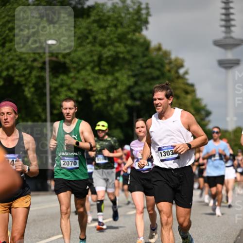 29.06.2025 - hella hamburg halbmarathon Dr. Thomas Lammeyer http://msf.ph/oto/8513911 29.06.2025 10:02:07 Kennedybrücke 1179, 1563, 1815, 2029, 2070, 2417, 2448, 2488, 2612, 2636, 2711, 3041, 3114, 3251, 4814, 4903, 5093, 5259, 5305, 5378, 5775, 5894, 6164, 6272, 6580, 6754, 6897, 7065, 7409, 7509, 7856, 7896, 7976, 8311, 8449, 8508, 8590, 8825, 9012, 9057, 9065, 9145, 9562, 9656, 9835, 11208, 11214, 11217, 11310, 11416 meine-sportfotos.de