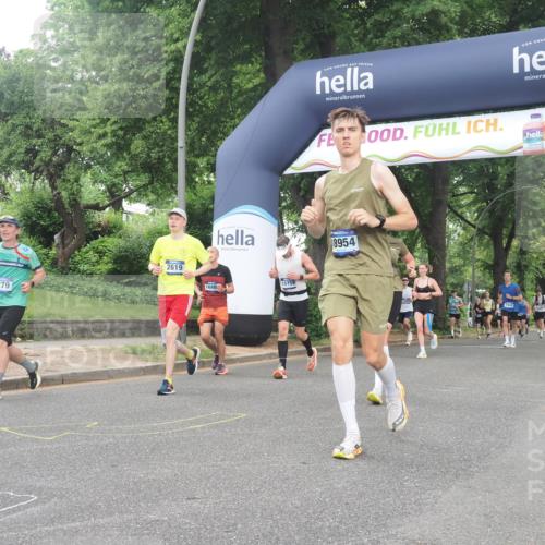 29.06.2025 - hella hamburg halbmarathon KatJ http://msf.ph/oto/8513913 29.06.2025 10:45:47 Zwischen KM18-KM19 2348, 2619, 2677, 3279 meine-sportfotos.de
