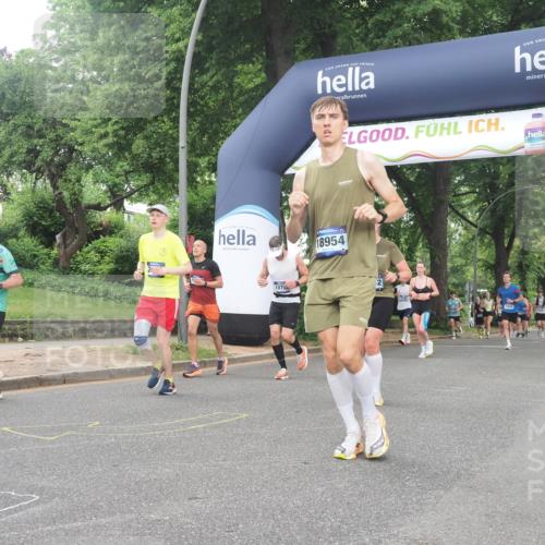 29.06.2025 - hella hamburg halbmarathon KatJ http://msf.ph/oto/8513917 29.06.2025 10:45:47 Zwischen KM18-KM19 2348, 2619, 2677, 3279 meine-sportfotos.de