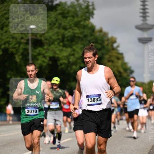 29.06.2025 - hella hamburg halbmarathon Dr. Thomas Lammeyer http://msf.ph/oto/8513925 29.06.2025 10:02:07 Kennedybrücke 1179, 1563, 1815, 2029, 2070, 2417, 2448, 2488, 2612, 2636, 2711, 3041, 3114, 3251, 4814, 4903, 5093, 5259, 5305, 5378, 5775, 5894, 6164, 6272, 6580, 6754, 6897, 7065, 7409, 7509, 7856, 7896, 7976, 8311, 8449, 8508, 8590, 8825, 9012, 9057, 9065, 9145, 9562, 9656, 9835, 11208, 11214, 11217, 11310, 11416 meine-sportfotos.de