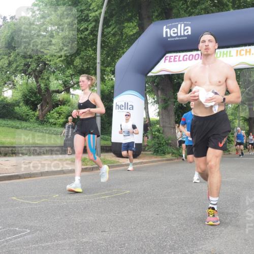 29.06.2025 - hella hamburg halbmarathon KatJ http://msf.ph/oto/8513961 29.06.2025 10:45:50 Zwischen KM18-KM19 2348, 2619, 3279, 5926, 6202 meine-sportfotos.de