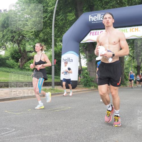 29.06.2025 - hella hamburg halbmarathon KatJ http://msf.ph/oto/8513965 29.06.2025 10:45:50 Zwischen KM18-KM19 2348, 2619, 3279, 5926, 6202 meine-sportfotos.de