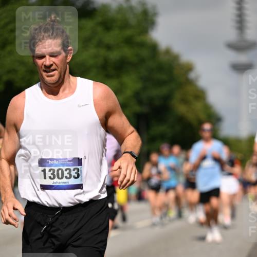 29.06.2025 - hella hamburg halbmarathon Dr. Thomas Lammeyer http://msf.ph/oto/8513966 29.06.2025 10:02:09 Kennedybrücke 1034, 1179, 1563, 1815, 2029, 2070, 2417, 2612, 2636, 2711, 3041, 3114, 3251, 3819, 4814, 4903, 5093, 5259, 5305, 5378, 5775, 5894, 6164, 6272, 6580, 6754, 6897, 7065, 7409, 7509, 7856, 7896, 7976, 8311, 8449, 8508, 8590, 8825, 9012, 9057, 9065, 9562, 9656, 9835, 10084, 11208, 11214, 11217, 11310, 11416 meine-sportfotos.de