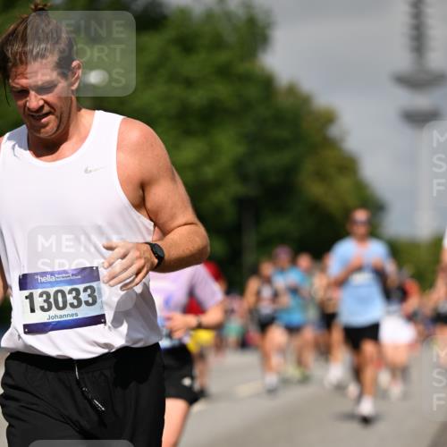 29.06.2025 - hella hamburg halbmarathon Dr. Thomas Lammeyer http://msf.ph/oto/8513970 29.06.2025 10:02:09 Kennedybrücke 1034, 1179, 1563, 1815, 2029, 2070, 2417, 2612, 2636, 2711, 3041, 3114, 3251, 3819, 4814, 4903, 5093, 5259, 5305, 5378, 5775, 5894, 6164, 6272, 6580, 6754, 6897, 7065, 7409, 7509, 7856, 7896, 7976, 8311, 8449, 8508, 8590, 8825, 9012, 9057, 9065, 9562, 9656, 9835, 10084, 11208, 11214, 11217, 11310, 11416 meine-sportfotos.de