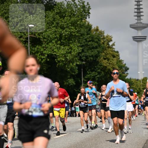 29.06.2025 - hella hamburg halbmarathon Dr. Thomas Lammeyer http://msf.ph/oto/8513978 29.06.2025 10:02:09 Kennedybrücke 1034, 1179, 1563, 1815, 2029, 2070, 2417, 2612, 2636, 2711, 3041, 3114, 3251, 3819, 4814, 4903, 5093, 5259, 5305, 5378, 5775, 5894, 6164, 6272, 6580, 6754, 6897, 7065, 7409, 7509, 7856, 7896, 7976, 8311, 8449, 8508, 8590, 8825, 9012, 9057, 9065, 9562, 9656, 9835, 10084, 11208, 11214, 11217, 11310, 11416 meine-sportfotos.de