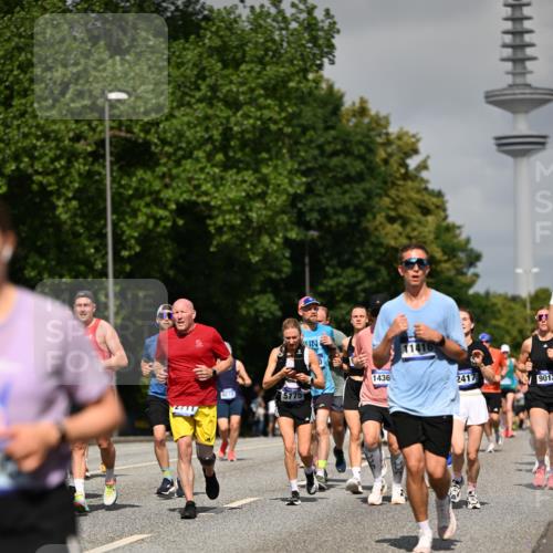 29.06.2025 - hella hamburg halbmarathon Dr. Thomas Lammeyer http://msf.ph/oto/8513995 29.06.2025 10:02:10 Kennedybrücke 1034, 1179, 1563, 1815, 2029, 2070, 2417, 2612, 2636, 2711, 3041, 3114, 3251, 3819, 4814, 4903, 5093, 5259, 5305, 5378, 5775, 5894, 6164, 6272, 6580, 6754, 6897, 7065, 7409, 7509, 7856, 7896, 8311, 8449, 8508, 8590, 8825, 9012, 9057, 9065, 9562, 9656, 9835, 10084, 11208, 11214, 11217, 11310, 11416 meine-sportfotos.de