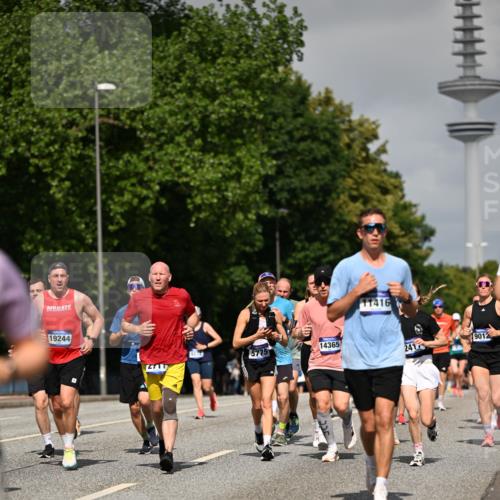 29.06.2025 - hella hamburg halbmarathon Dr. Thomas Lammeyer http://msf.ph/oto/8514002 29.06.2025 10:02:10 Kennedybrücke 1034, 1179, 1563, 1815, 2029, 2070, 2417, 2612, 2636, 2711, 3041, 3114, 3251, 3819, 4814, 4903, 5093, 5259, 5305, 5378, 5775, 5894, 6164, 6272, 6580, 6754, 6897, 7065, 7409, 7509, 7856, 7896, 8311, 8449, 8508, 8590, 8825, 9012, 9057, 9065, 9562, 9656, 9835, 10084, 11208, 11214, 11217, 11310, 11416 meine-sportfotos.de