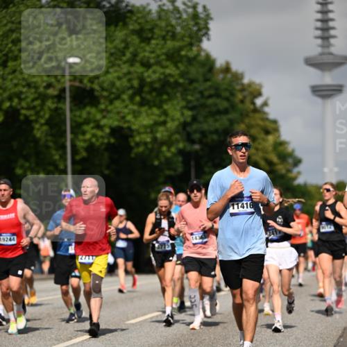 29.06.2025 - hella hamburg halbmarathon Dr. Thomas Lammeyer http://msf.ph/oto/8514019 29.06.2025 10:02:11 Kennedybrücke 1034, 1179, 1815, 2029, 2070, 2417, 2636, 2711, 3041, 3114, 3251, 3819, 4814, 4903, 5093, 5259, 5305, 5378, 5721, 5775, 5894, 6164, 6272, 6580, 6754, 6897, 7065, 7409, 7509, 7856, 7896, 8311, 8449, 8508, 8590, 8825, 9012, 9057, 9065, 9562, 9656, 9835, 10084, 11208, 11214, 11217, 11310, 11416 meine-sportfotos.de