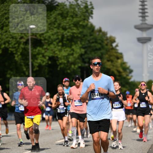 29.06.2025 - hella hamburg halbmarathon Dr. Thomas Lammeyer http://msf.ph/oto/8514032 29.06.2025 10:02:11 Kennedybrücke 1034, 1179, 1815, 2029, 2070, 2417, 2636, 2711, 3041, 3114, 3251, 3819, 4814, 4903, 5093, 5259, 5305, 5378, 5721, 5775, 5894, 6164, 6272, 6580, 6754, 6897, 7065, 7409, 7509, 7856, 7896, 8311, 8449, 8508, 8590, 8825, 9012, 9057, 9065, 9562, 9656, 9835, 10084, 11208, 11214, 11217, 11310, 11416 meine-sportfotos.de