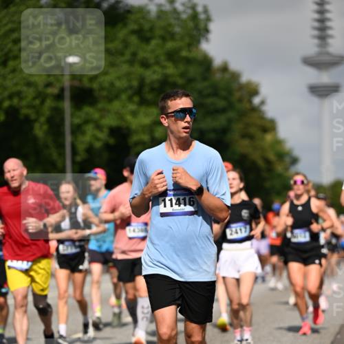 29.06.2025 - hella hamburg halbmarathon Dr. Thomas Lammeyer http://msf.ph/oto/8514056 29.06.2025 10:02:13 Kennedybrücke 1034, 1285, 1815, 2029, 2034, 2070, 2417, 2711, 3041, 3114, 3251, 3819, 4903, 5093, 5259, 5305, 5378, 5721, 5775, 5894, 6164, 6272, 6580, 6754, 6897, 7065, 7409, 7509, 7856, 7896, 8311, 8449, 8508, 8590, 8825, 9012, 9057, 9562, 9656, 10084, 11208, 11214, 11217, 11310, 11416 meine-sportfotos.de