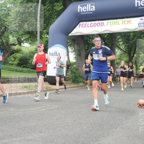 29.06.2025 - hella hamburg halbmarathon KatJ http://msf.ph/oto/8514120 29.06.2025 10:46:00 Zwischen KM18-KM19 2006, 2957, 3181, 6208, 7259, 8089 meine-sportfotos.de