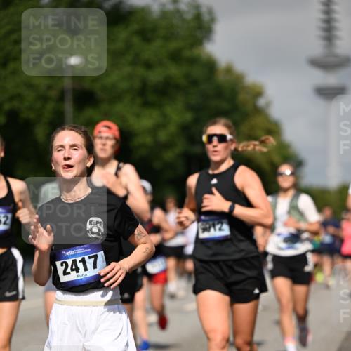 29.06.2025 - hella hamburg halbmarathon Dr. Thomas Lammeyer http://msf.ph/oto/8514129 29.06.2025 10:02:15 Kennedybrücke 1034, 1285, 1815, 2029, 2034, 2070, 2417, 2656, 2711, 3041, 3114, 3251, 3819, 3859, 4903, 5259, 5305, 5378, 5721, 5775, 5894, 6164, 6272, 6433, 6580, 6754, 6877, 6897, 7065, 7369, 7409, 7509, 7732, 7856, 7896, 8311, 8393, 8449, 8590, 8825, 9012, 9057, 9562, 9770, 10084, 11208, 11214, 11310, 11416 meine-sportfotos.de