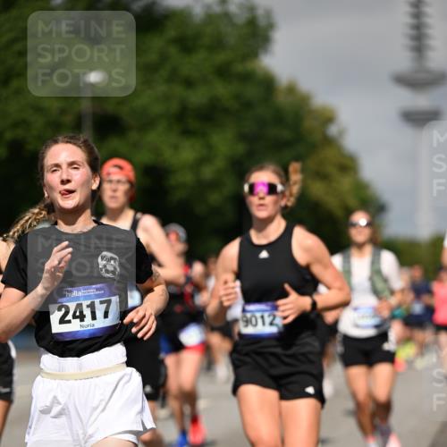 29.06.2025 - hella hamburg halbmarathon Dr. Thomas Lammeyer http://msf.ph/oto/8514134 29.06.2025 10:02:16 Kennedybrücke 1034, 1285, 1815, 2029, 2034, 2070, 2417, 2656, 2711, 2883, 3041, 3114, 3819, 3859, 4903, 5077, 5259, 5305, 5378, 5721, 5775, 5894, 6164, 6272, 6433, 6580, 6754, 6877, 6897, 7065, 7369, 7409, 7509, 7732, 7856, 7896, 8311, 8393, 8449, 8590, 8825, 9012, 9562, 9770, 10084, 11214, 11310, 11416 meine-sportfotos.de