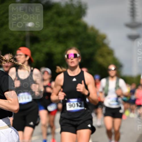 29.06.2025 - hella hamburg halbmarathon Dr. Thomas Lammeyer http://msf.ph/oto/8514148 29.06.2025 10:02:16 Kennedybrücke 1034, 1285, 1815, 2029, 2034, 2070, 2417, 2656, 2711, 2883, 3041, 3114, 3819, 3859, 4903, 5077, 5259, 5305, 5378, 5721, 5775, 5894, 6164, 6272, 6433, 6580, 6754, 6877, 6897, 7065, 7369, 7409, 7509, 7732, 7856, 7896, 8311, 8393, 8449, 8590, 8825, 9012, 9562, 9770, 10084, 11214, 11310, 11416 meine-sportfotos.de