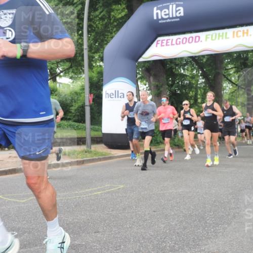 29.06.2025 - hella hamburg halbmarathon KatJ http://msf.ph/oto/8514150 29.06.2025 10:46:01 Zwischen KM18-KM19 2006, 2957, 3181, 6208, 7259, 8089 meine-sportfotos.de