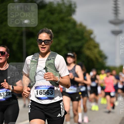 29.06.2025 - hella hamburg halbmarathon Dr. Thomas Lammeyer http://msf.ph/oto/8514220 29.06.2025 10:02:18 Kennedybrücke 1034, 1285, 1727, 1815, 2029, 2034, 2070, 2417, 2518, 2656, 2711, 2883, 3041, 3114, 3819, 3859, 4903, 5077, 5259, 5305, 5378, 5721, 5775, 5894, 6272, 6433, 6580, 6754, 6877, 6897, 7065, 7369, 7409, 7509, 7732, 7856, 7896, 8311, 8393, 8449, 8590, 8825, 9012, 9562, 9770, 10084, 11214, 11310, 11416 meine-sportfotos.de