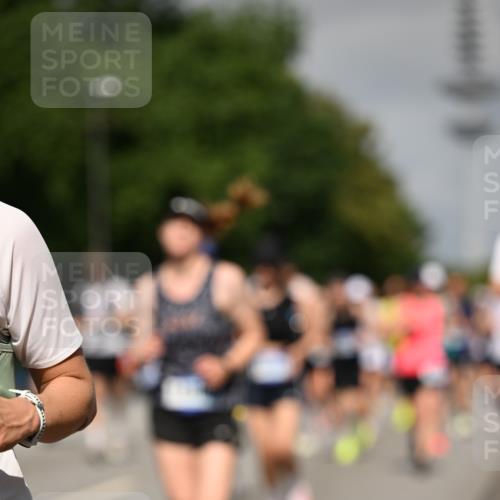 29.06.2025 - hella hamburg halbmarathon Dr. Thomas Lammeyer http://msf.ph/oto/8514252 29.06.2025 10:02:19 Kennedybrücke 1034, 1285, 1727, 1815, 2029, 2034, 2070, 2417, 2518, 2656, 2711, 2883, 3041, 3114, 3819, 3859, 4167, 4903, 5077, 5259, 5305, 5378, 5721, 5775, 5894, 6272, 6433, 6580, 6754, 6877, 6897, 7065, 7369, 7509, 7732, 7856, 7896, 8311, 8393, 8449, 8590, 8825, 9012, 9562, 9770, 10084, 11214, 11310, 11416 meine-sportfotos.de
